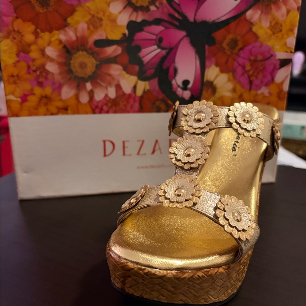 Dezario - Gold Floral Women's Sandals